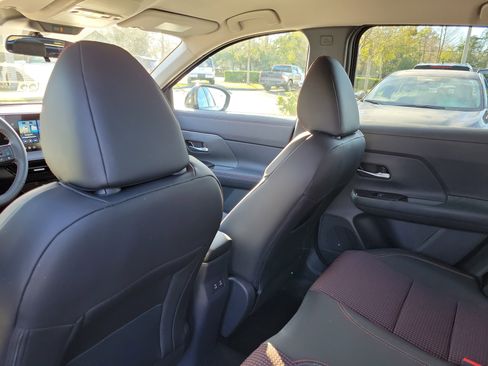 New 2026 Nissan Kicks SR FWD image 12