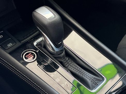 Used 2024 Nissan Kicks SR image 21