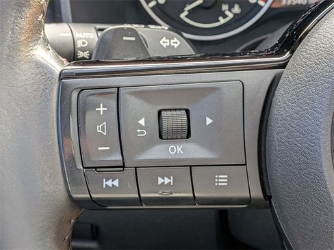 Used 2021 Nissan Rogue SL image 19