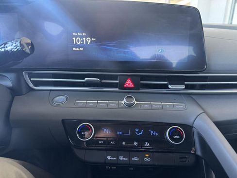 Used 2024 Hyundai Elantra SEL image 10