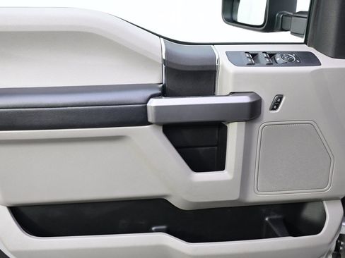 Used 2018 Ford F250 XLT w/ XLT Value Package image 22