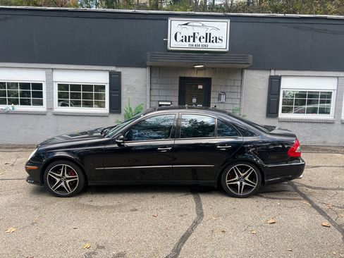 Used 2009 Mercedes-Benz E 350 4MATIC Sedan image 1
