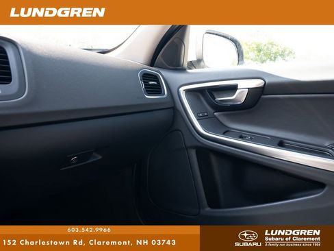 Used 2017 Volvo V60 T5 Premier w/ Convenience Package image 37