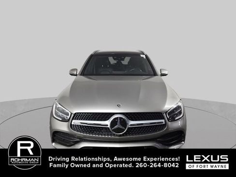 Used 2021 Mercedes-Benz GLC 300 4MATIC image 3
