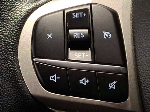 Used 2022 Ford Explorer XLT w/ Equipment Group 202A image 22