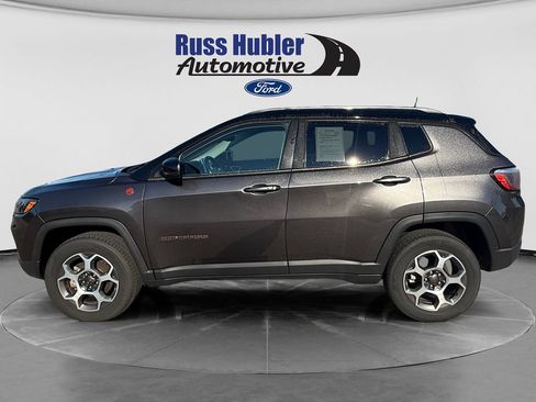 Used 2022 Jeep Compass Trailhawk w/ Trailhawk Convenience Group AWD/4WD image 2