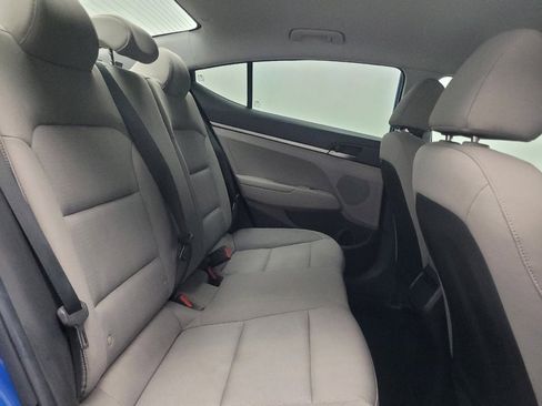 Used 2017 Hyundai Elantra SE image 19