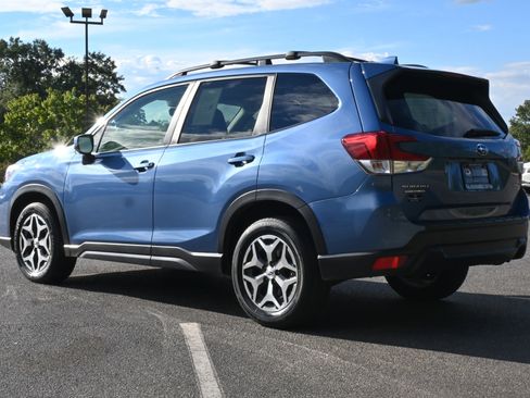 Used 2020 Subaru Forester Premium image 7