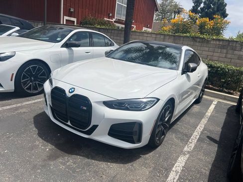 Used 2022 BMW M440i Coupe RWD image 3