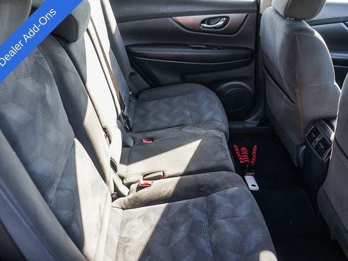 Used 2015 Nissan Rogue S image 19
