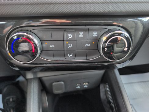 Used 2025 Chevrolet TrailBlazer LT AWD/4WD image 27