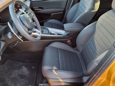 Used 2024 Dodge Hornet R/T w/ R/T Blacktop Package image 6