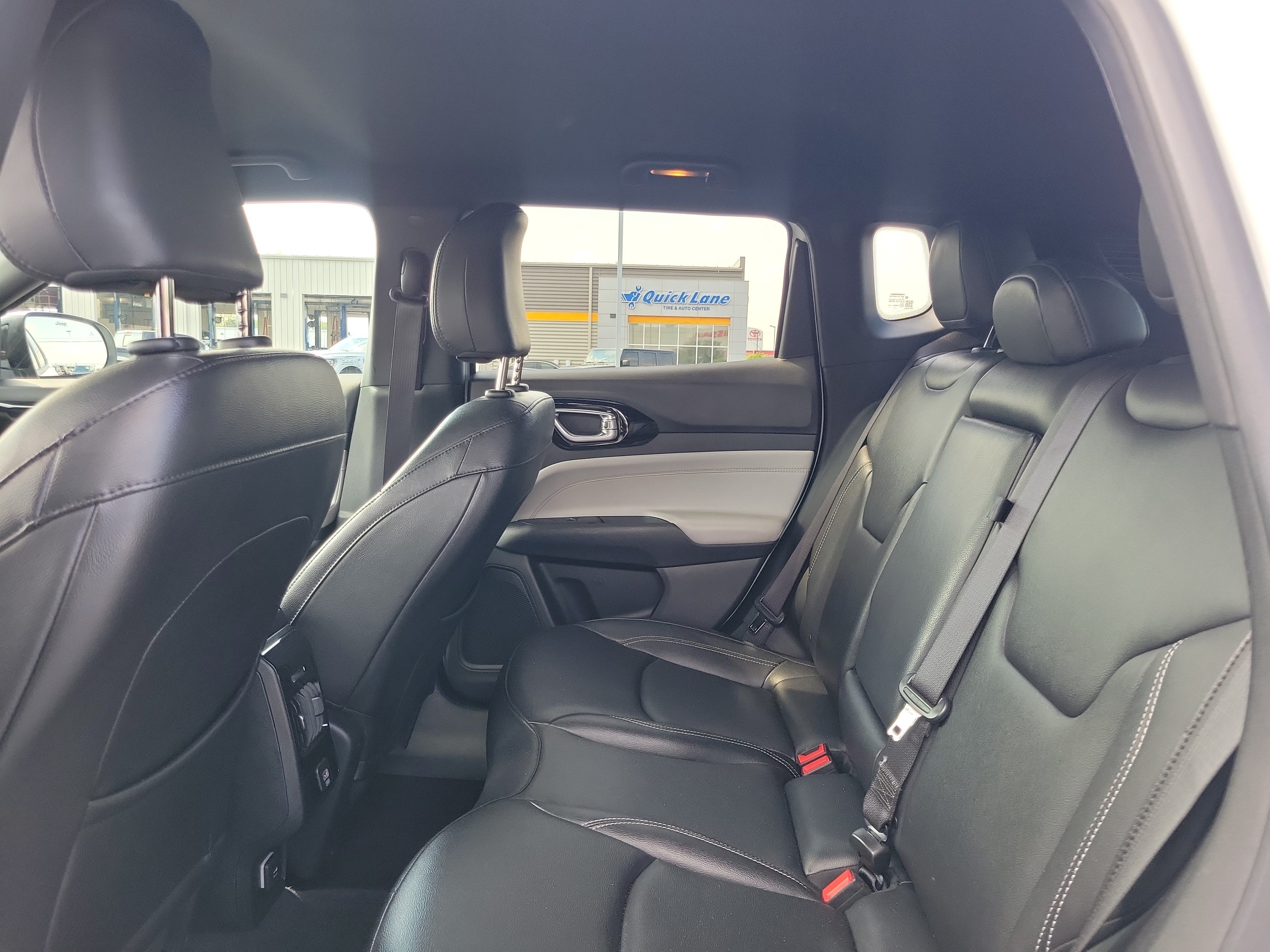 Used 2025 Jeep Compass Limited AWD/4WD image 11