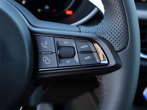 New 2025 Alfa Romeo Stelvio Sprint image 33