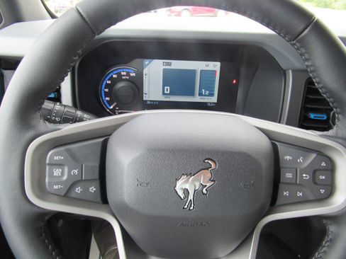 Used 2024 Ford Bronco Black Diamond w/ Sasquatch Package image 19