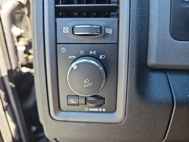 Used 2018 RAM 1500 Express w/ Express Value Package AWD/4WD image 29