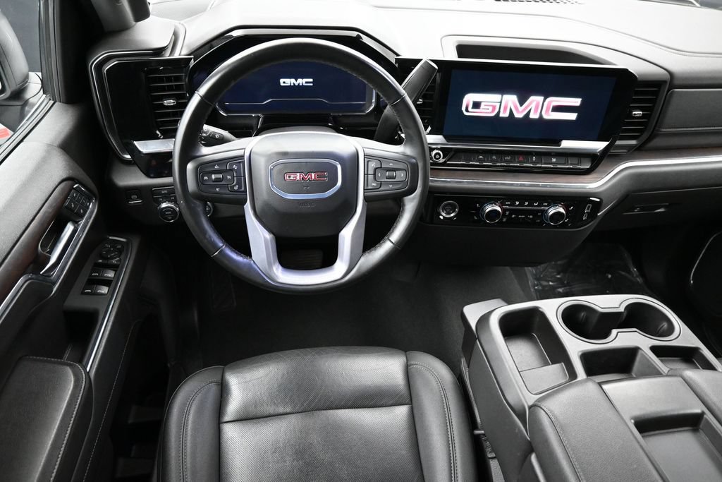 Used 2024 GMC Sierra 1500 SLT AWD/4WD image 3
