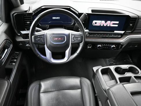 Used 2024 GMC Sierra 1500 SLT AWD/4WD image 3