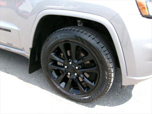 Certified 2021 Jeep Grand Cherokee Laredo X AWD/4WD image 3
