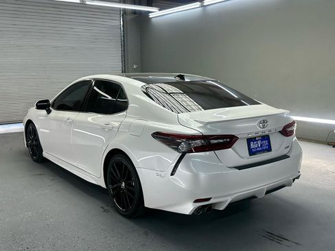Used 2021 Toyota Camry XSE FWD image 6