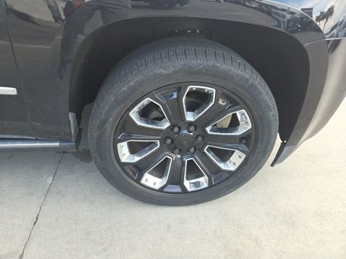 Used 2019 GMC Yukon Denali w/ Denali Ultimate Package AWD/4WD image 13