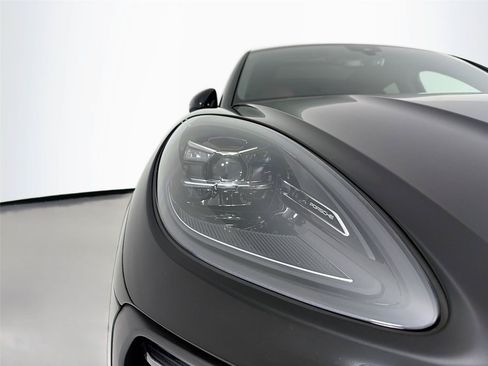Certified 2023 Porsche Macan S AWD/4WD image 30