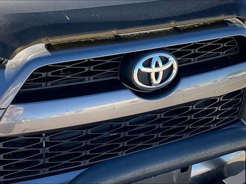 Used 2018 Toyota 4Runner SR5 Premium AWD/4WD image 30