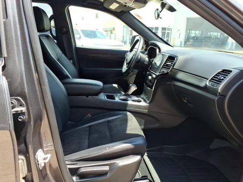 Used 2021 Jeep Grand Cherokee Laredo X AWD/4WD image 18