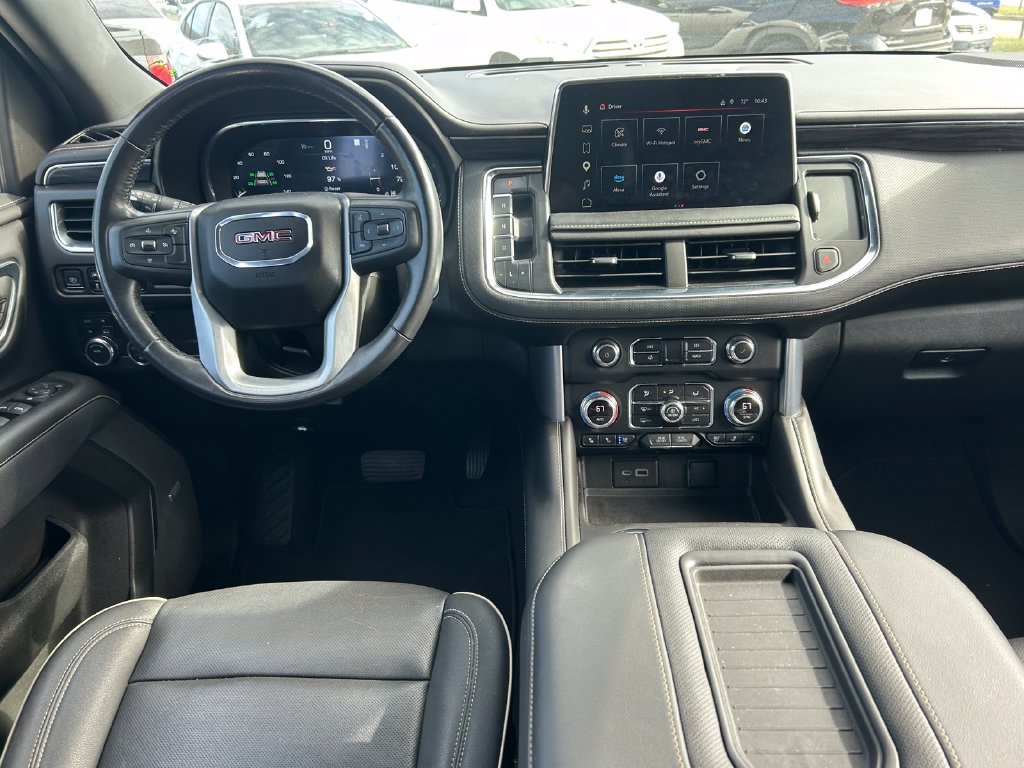 Used 2023 GMC Yukon XL SLT AWD/4WD image 17