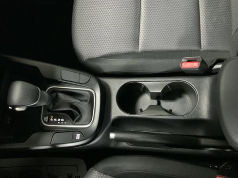 Used 2025 Kia Soul LX FWD image 29