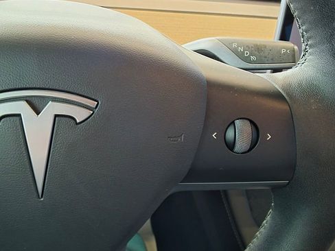 Used 2021 Tesla Model 3 Standard Range Plus image 29