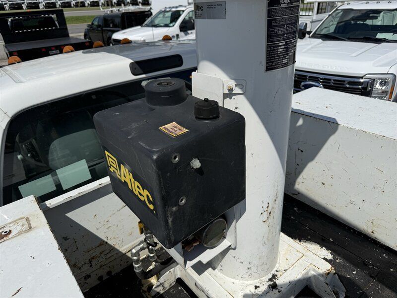 Used 2016 Ford F550 2WD Regular Cab Super Duty image 25