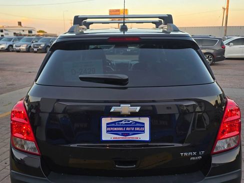 Used 2016 Chevrolet Trax LT w/ LT Sun and Sound Package image 5