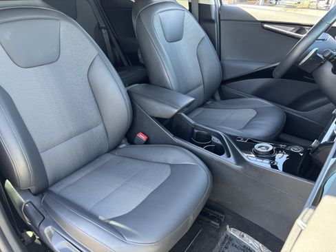 Certified 2023 Kia Niro Wind FWD image 8