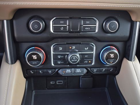 Used 2021 Chevrolet Tahoe Premier w/ Premium Package image 49