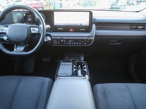 Certified 2025 Hyundai Ioniq 5 SE image 13