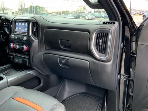 Used 2023 GMC Sierra 2500 AT4 w/ AT4 Preferred Package image 17