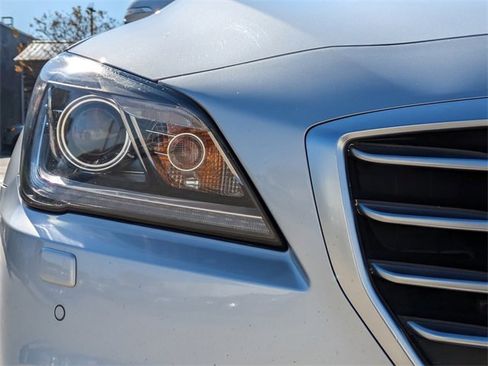 Used 2015 Hyundai Genesis 3.8 w/ Option Group 04 image 11
