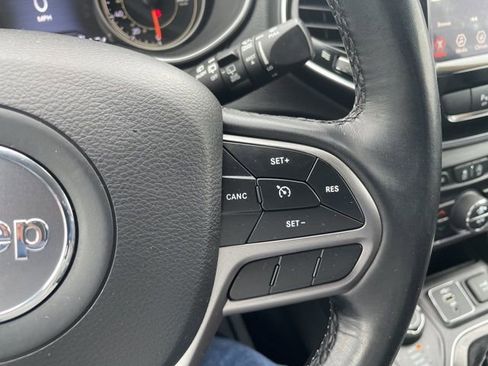 Used 2020 Jeep Cherokee Limited image 13