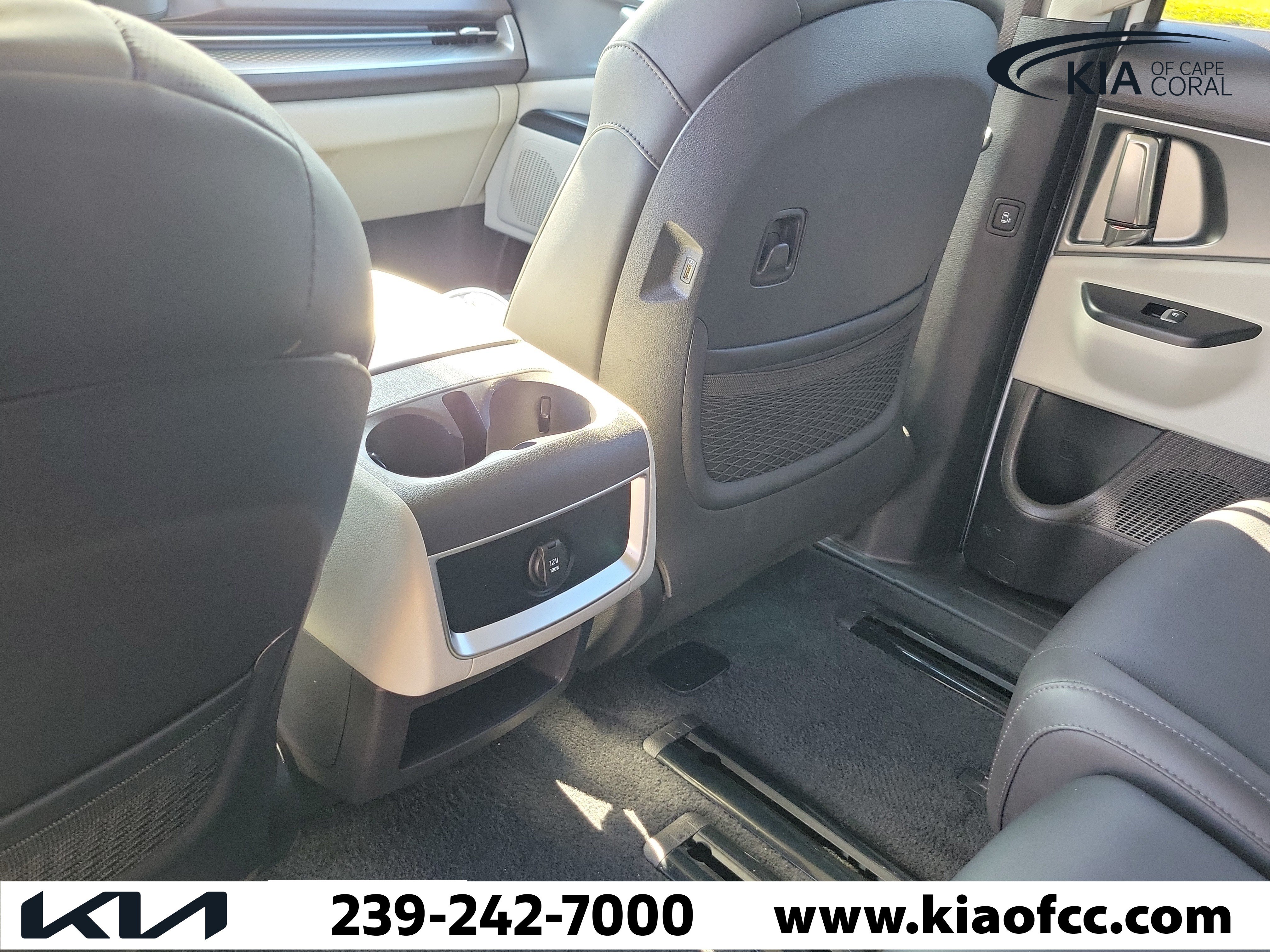 Certified 2024 Kia Carnival LX FWD image 13
