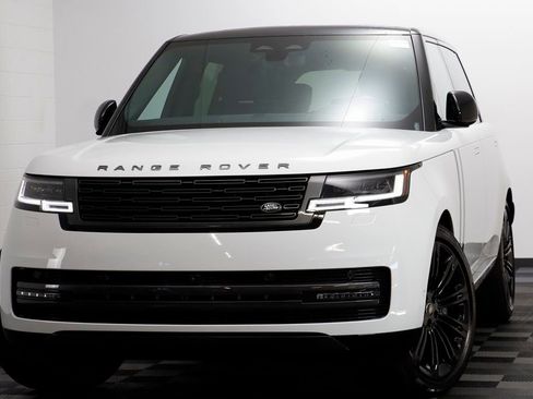 New 2025 Land Rover Range Rover Long Wheelbase Autobiography image 2