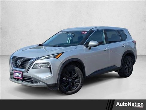 Used 2023 Nissan Rogue SV image 1
