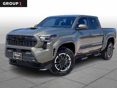 Used 2025 Toyota Tacoma TRD Sport image 1