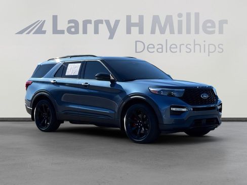 Used 2020 Ford Explorer ST w/ ST Street Pack image 9