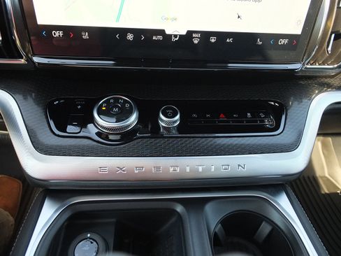 New 2025 Ford Expedition Max Platinum w/ Stealth Appearance Package image 29