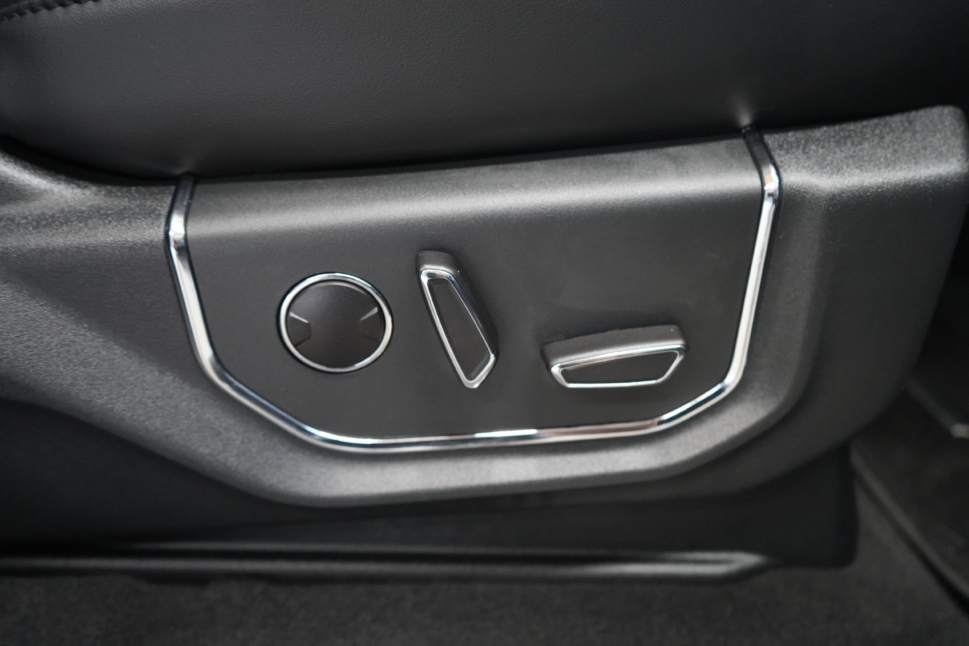 Used 2024 Ford Expedition Max Platinum AWD/4WD image 61