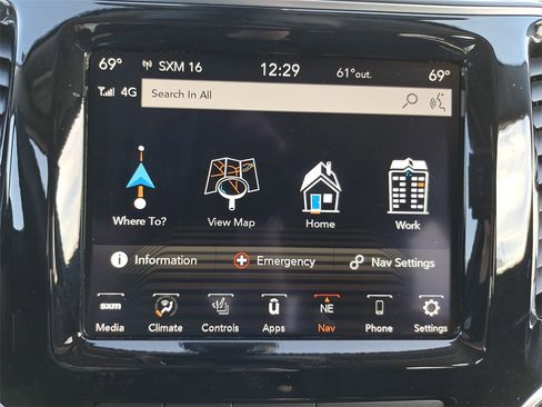 Used 2020 Jeep Cherokee Limited image 23