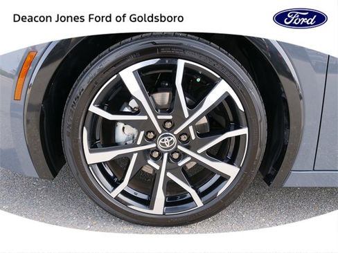 Used 2024 Toyota Prius Prime XSE Premium image 13