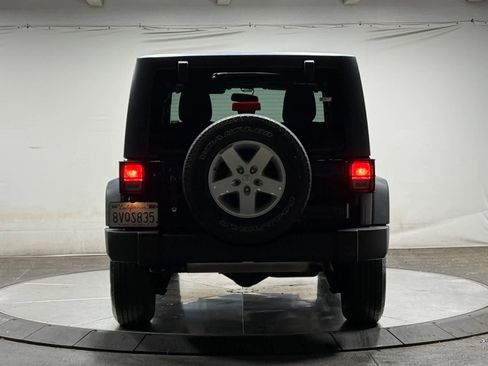 Used 2018 Jeep Wrangler Unlimited Sport S AWD/4WD image 3