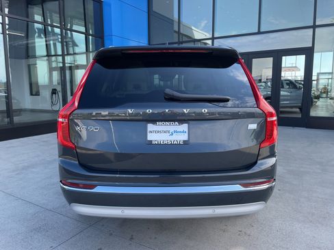 Used 2022 Volvo XC90 T8 Inscription image 6